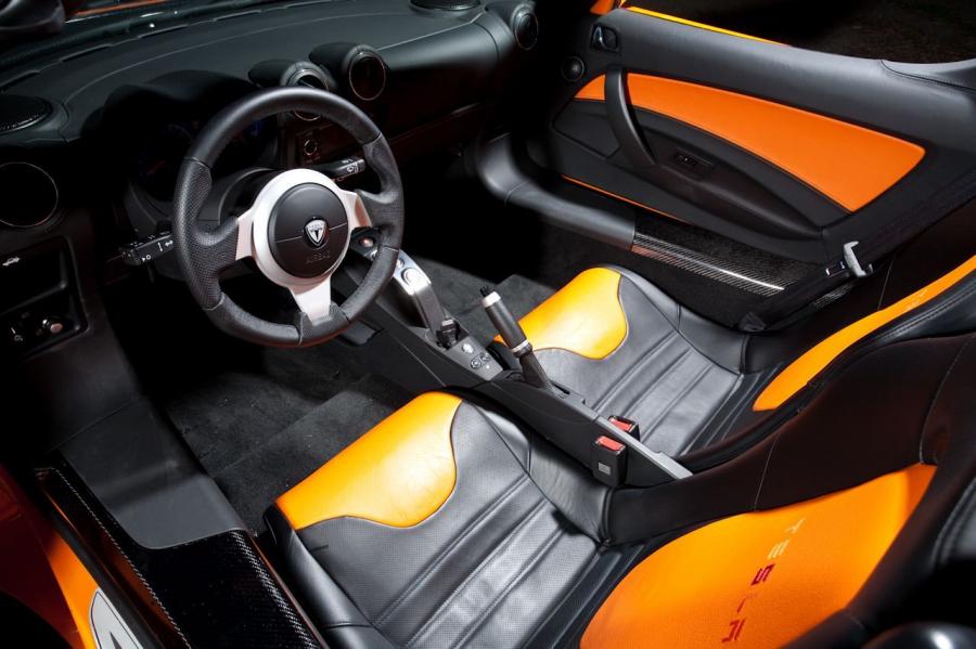 Интерьер Tesla Roadster Sport 2010 года  (фото 45 из 66)